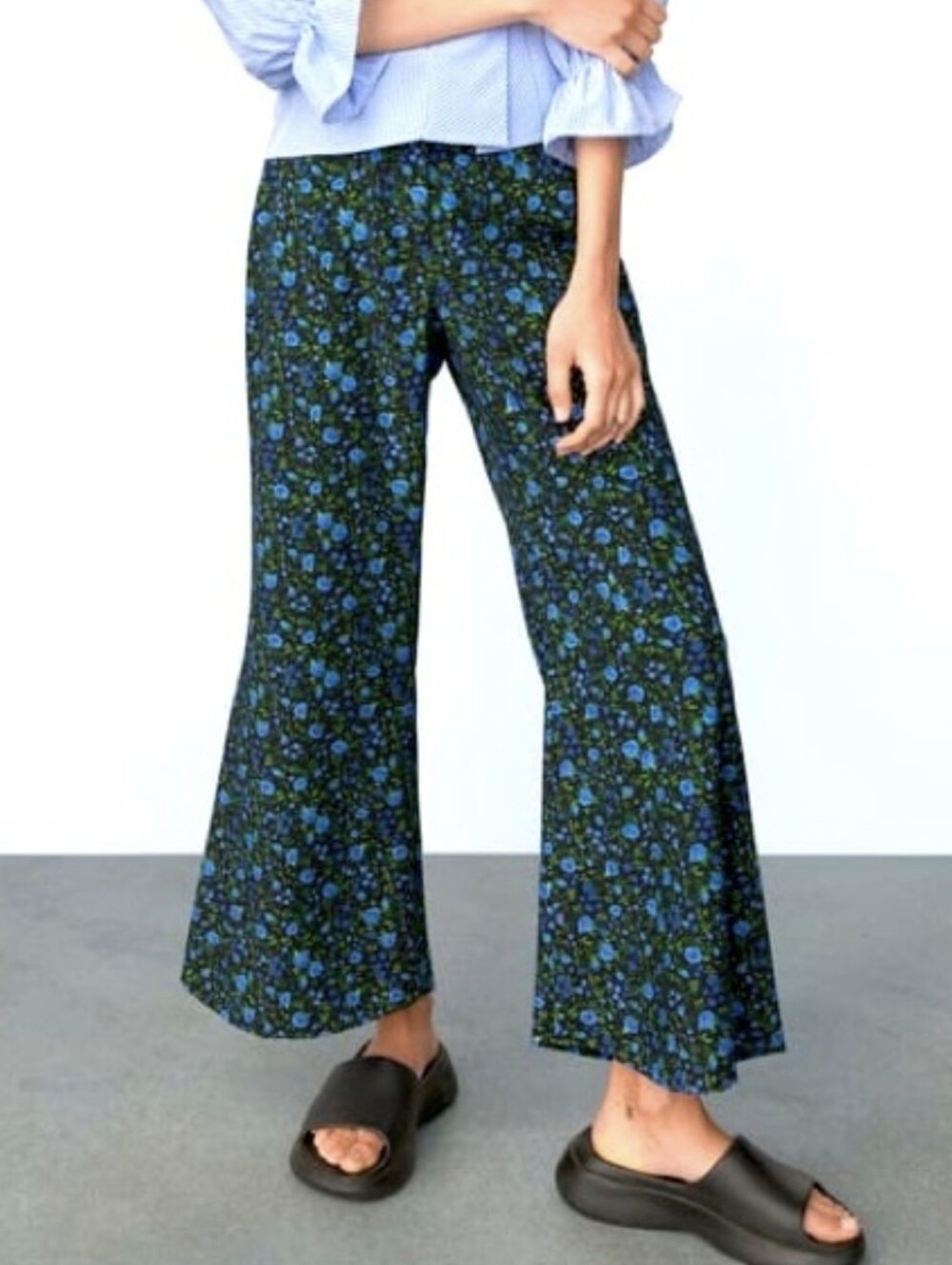 Floral Cropped Flare Dress Pants